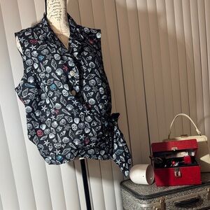 NWT Modcloth Black and White Patterned Sleeveless Wrap Blouse